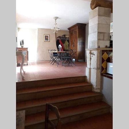 gîte à la ferme chaleureux avec animaux et ruisseau Sabran Extérieur photo